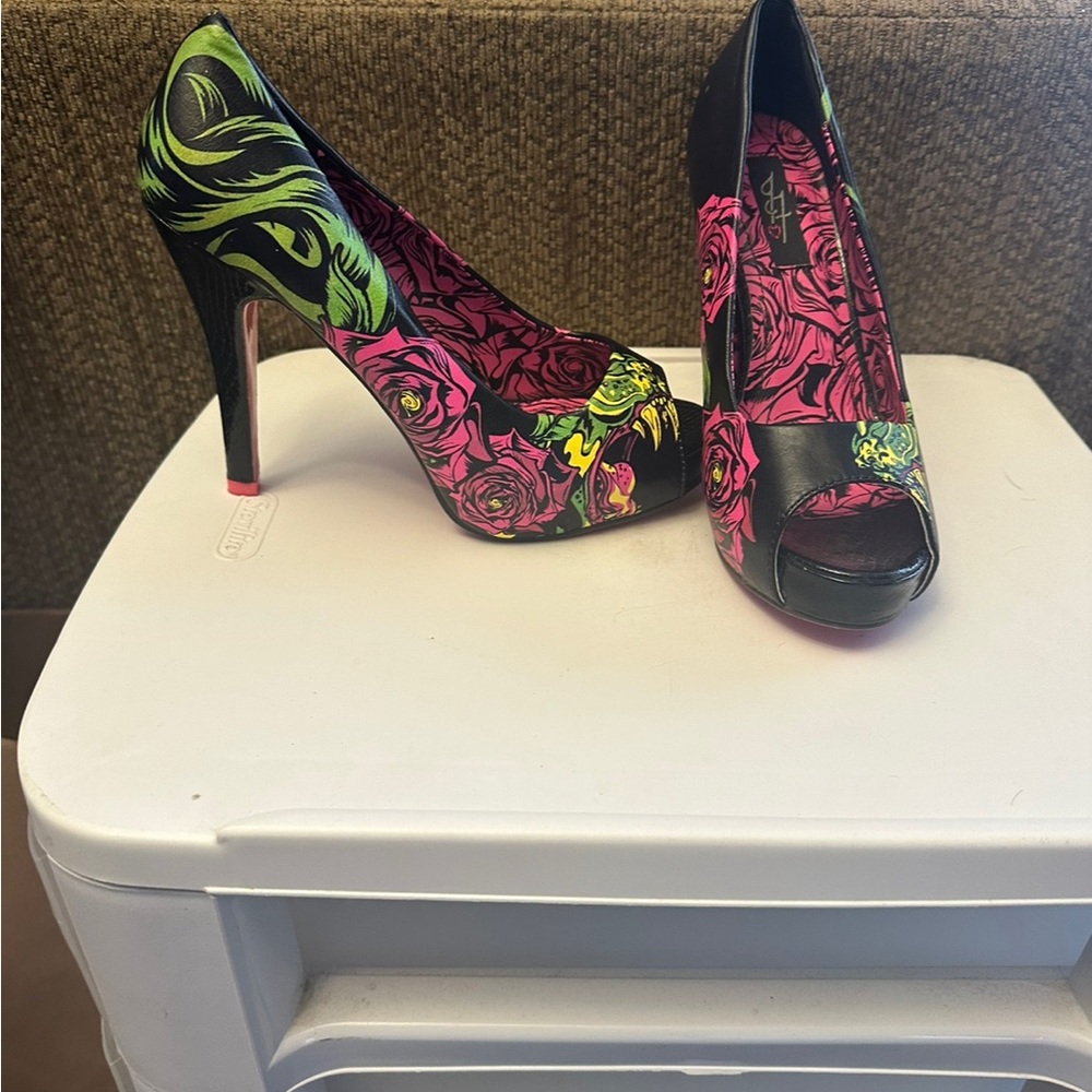 Tattooed heels